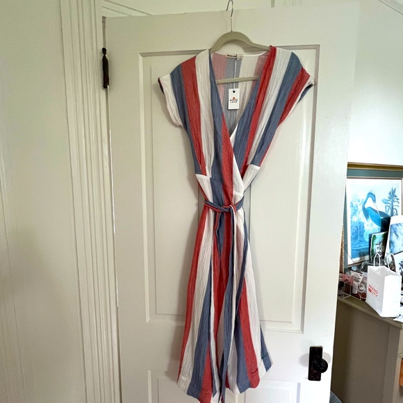 July 4th USA red white and blue crinkle cotton wrap dress from Marine Layer ❤️💙 - Picture 5 of 7